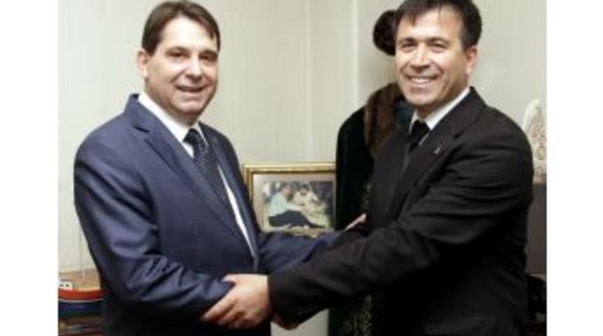 Başkan Tartan Dsp Rozetini Taktı