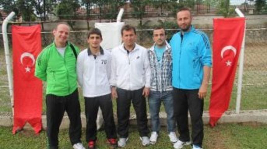 Vehbi Emre Grekoromen G&uuml;reş Turnuvası 3&rsquo;&uuml;nc&uuml;s&uuml; Yunus &Ouml;zel Bulgaristan'a Gidiyor