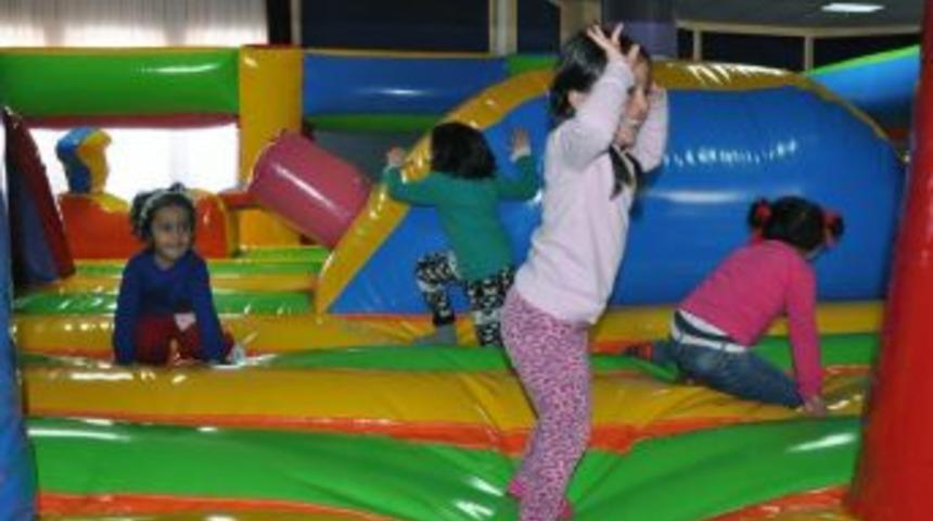 Ovacık'ta "&Ccedil;ocuklar G&uuml;l&uuml;mseyince" Projesi