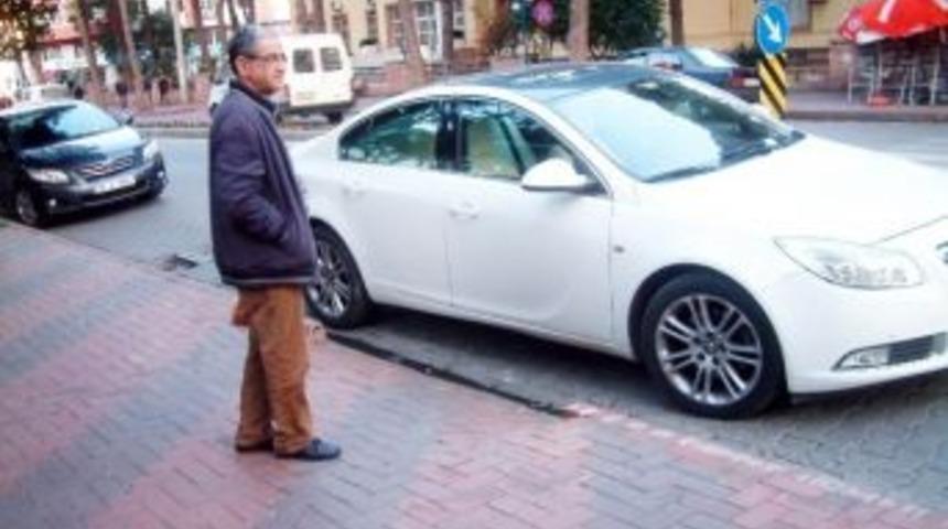 Burhaniye&rsquo;de Hatalı Parklara Engelli Tepkisi
