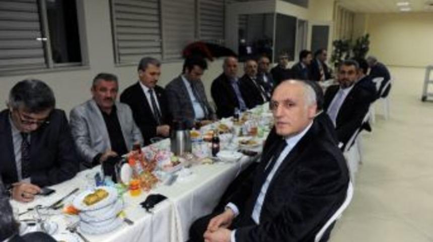 Bağcılar&rsquo;da Hizmet Konuşuluyor