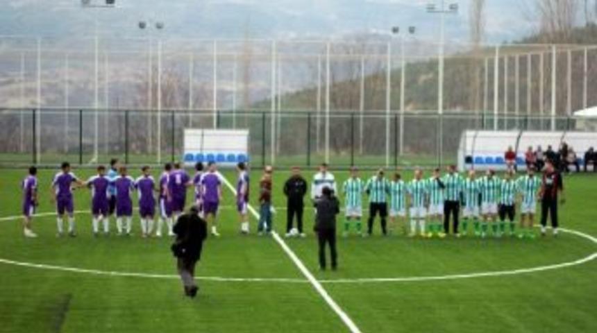 Koyulhisar Futbol Sahasının A&ccedil;ılışı Yapıldı
