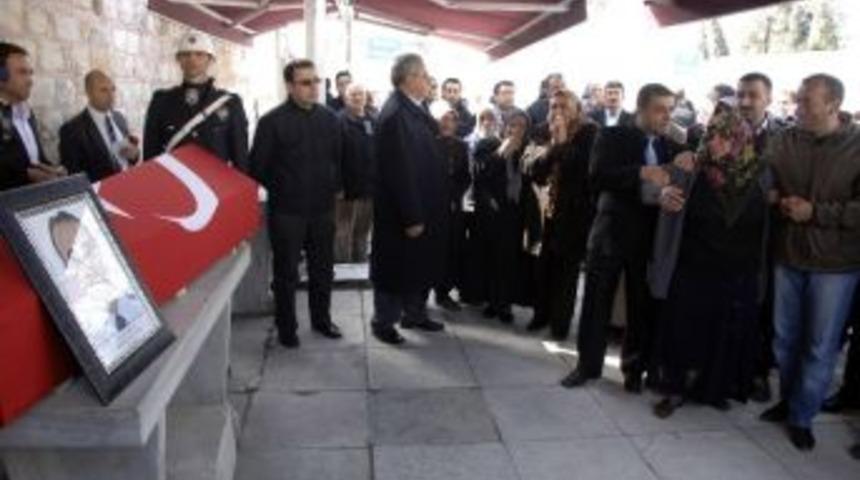 Şehit Polise G&ouml;z&uuml; Yaşlı Veda