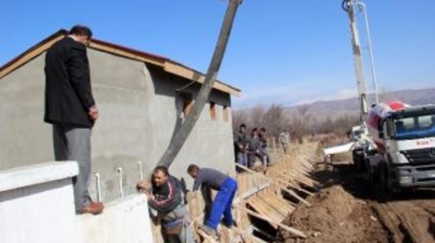 Suşehri&rsquo;nde Mezarlıklarda &Ccedil;evre D&uuml;zenleme &Ccedil;alışmaları