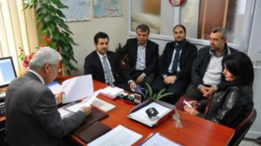 Ak Parti L&uuml;leburgaz İl&ccedil;e Başkanlığı Listelerini Teslim Etti