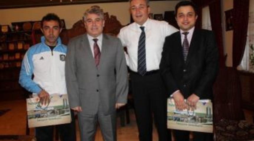 &Ouml;zyayla Ortaokulu &Ouml;ğrencilerine Nevşehir Belediyesi&rsquo;nden Eşofman