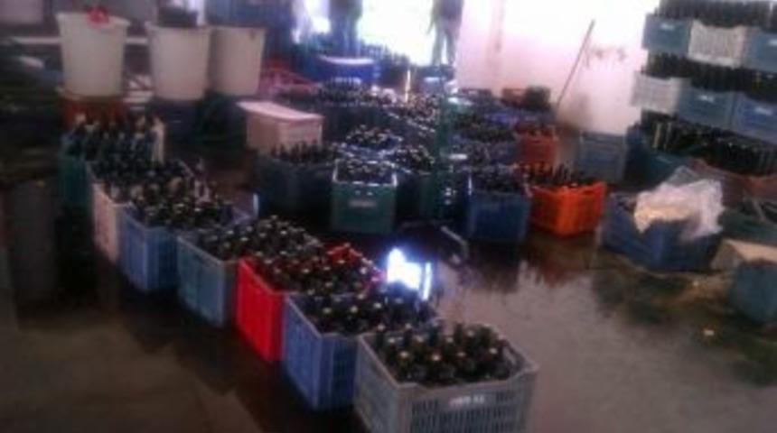 Tekirdağ&rsquo;da Merdiven Altı Şarap İmalathanesine Baskın