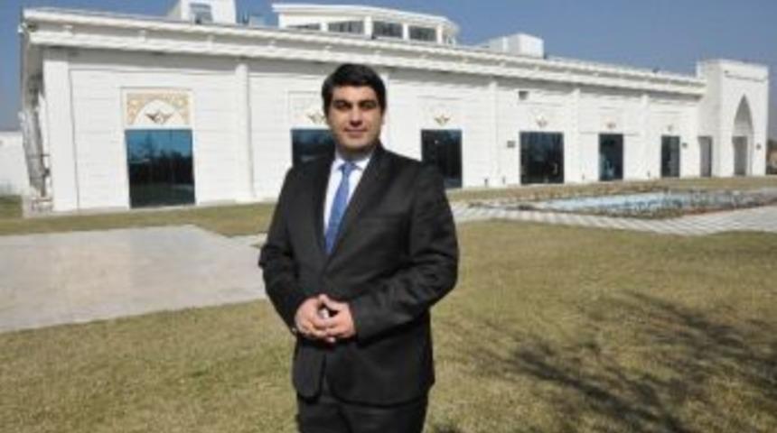 D&uuml;ğ&uuml;n Salonlarında Yoğunluk