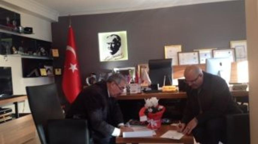 L&uuml;leburgaz Belediye Başkanı Emin Halebak Gen&ccedil;lere S&ouml;z Verdi