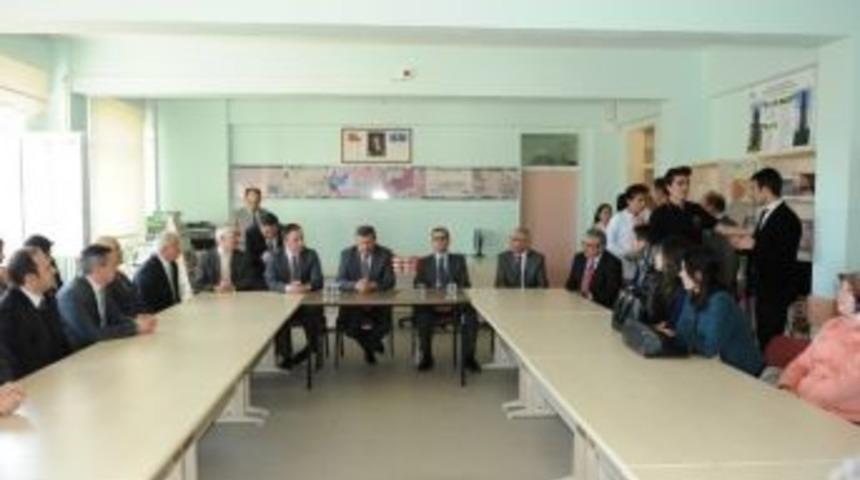 Vali Yılmaz &Ouml;ğretmenleri Dinledi