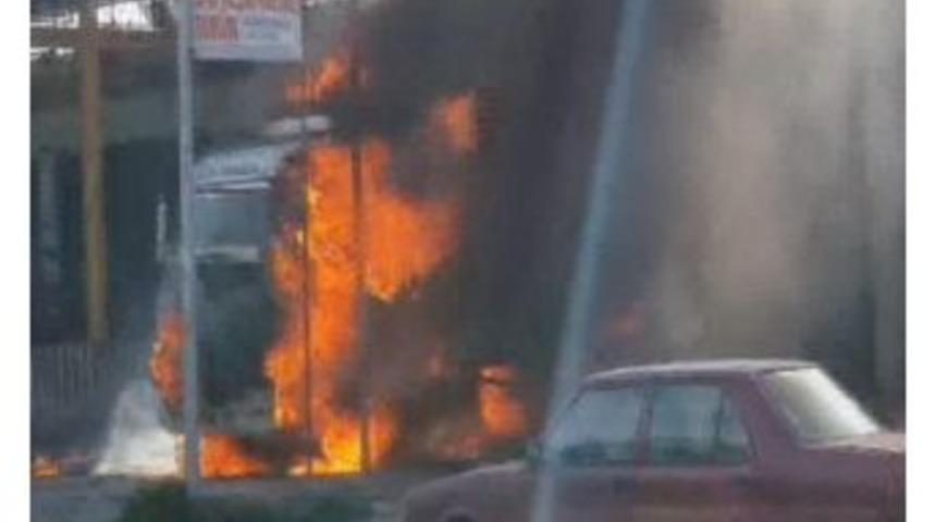 Mazot Deposuna Kaynak Yapmak İstedi, Kamyonla Beraber Yandı