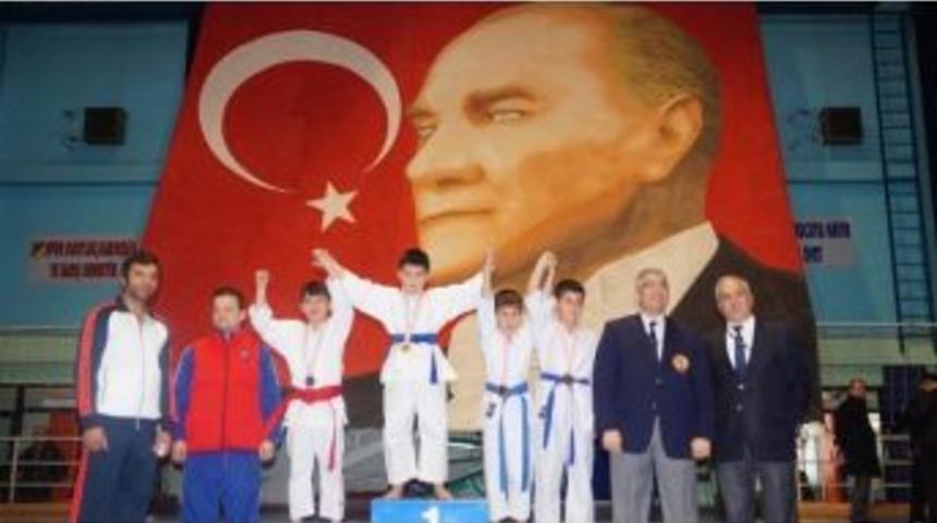 Karate&rsquo;nin Nabzı Erzincan&rsquo;da Attı