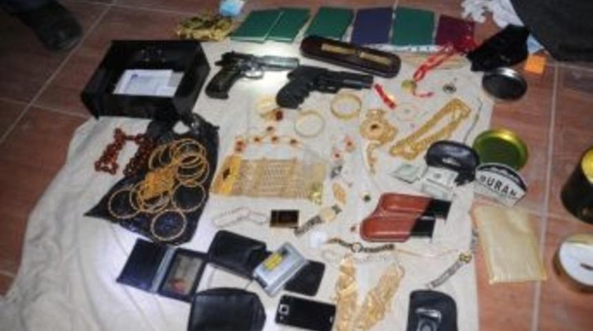 &Ccedil;alınan &Ccedil;elik Para Kasası Boş Depoda Bulundu