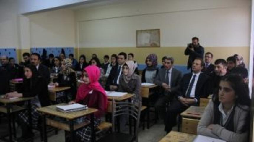 &Ouml;ğrencilere Tablet Dağıtıldı