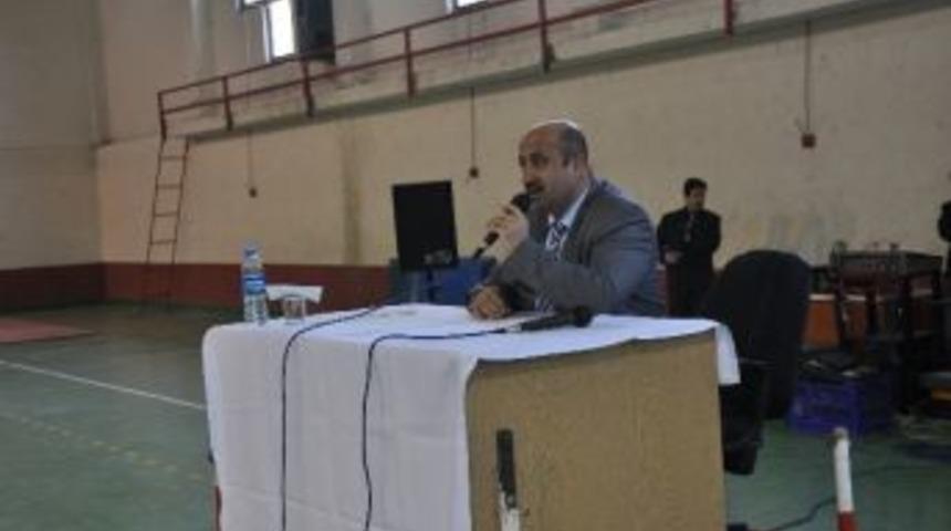 D&ouml;ngeloğlu, Emet'te Konferans Verdi