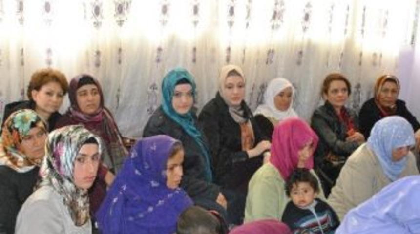 Ak Kadın Kolları Toplantılarını S&uuml;rd&uuml;r&uuml;yor