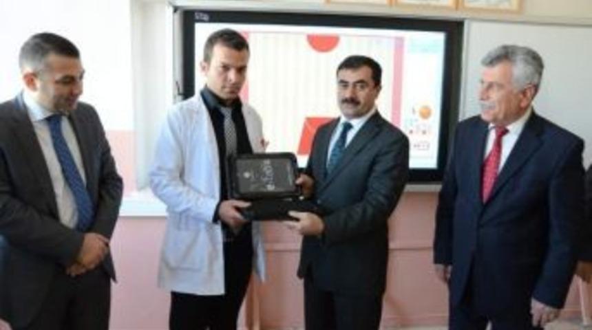 Viranşehir&rsquo;de Tablet Dağıtımına Başlandı