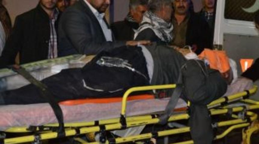 Freni Patlayan Kamyonet Dehşet Sa&ccedil;tı: 2 Yaralı