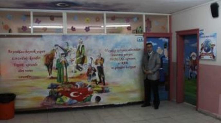 Bu Okulun Kapıları G&uuml;l&uuml;yor