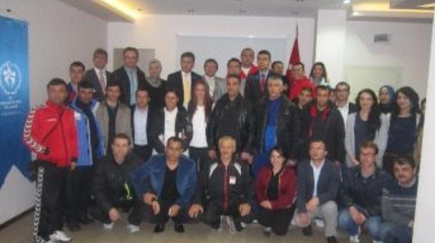 Antren&ouml;rlere Beden Dili Ve Etkili İletişim Semineri Verildi