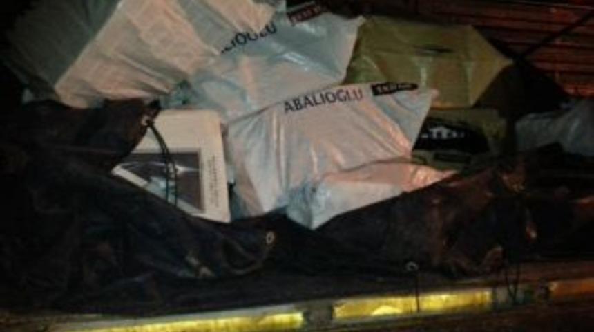 Erzurum&rsquo;da Ka&ccedil;ak Cep Telefonu Ve Sigara Operasyonu