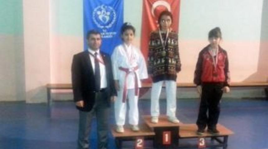 Yenişehirli &Ouml;ğrenciler Bursa Karate Takımına Se&ccedil;ildi