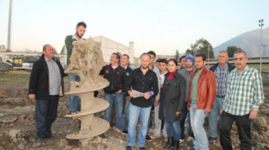 Fethiyesporlu Taraftarlar İnşaata Tepki G&ouml;sterdi