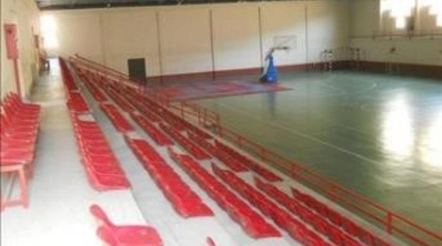 Emet Kapalı Spor Salonu Bakıma Alındı