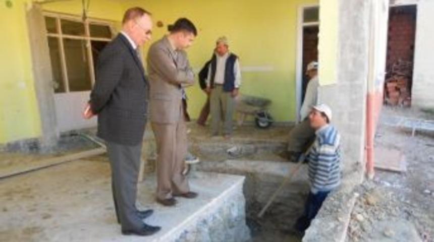 Pazarlar İlk Ve Ortaokulu Binalarında G&uuml;&ccedil;lendirme &Ccedil;alışmaları Devam Ediyor