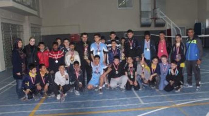 Okul Sporları Badminton M&uuml;sabakaları Sona Erdi