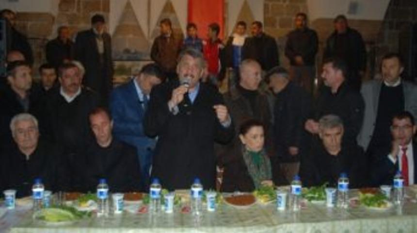 Ak Parti Heyeti, Tarihi Kervansaray&rsquo;da Buluştu