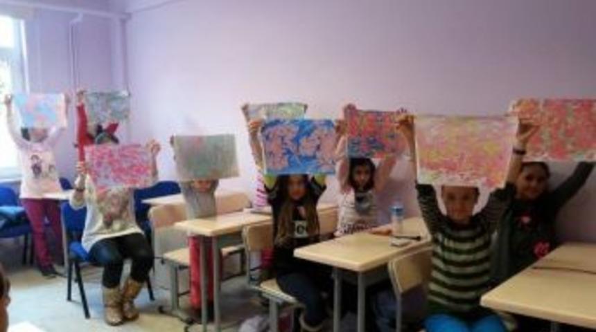 Yalovalı Gen&ccedil;lerin Ebru Merakı