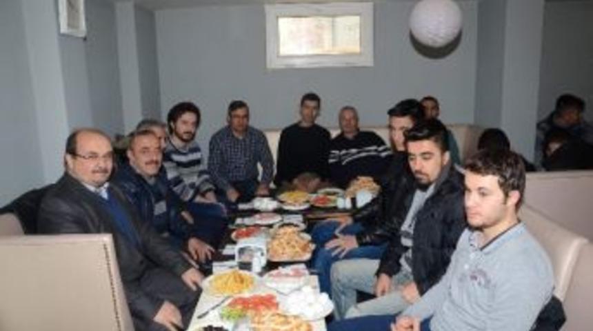 Y&ouml;netici Ve Futbolcular Kahvaltıda Bir Araya Geldi