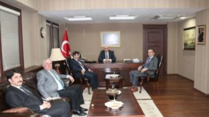 Gen&ccedil;lik Ve Spor Bakanlığı Heyeti Vali İpek'i Ziyaret Etti