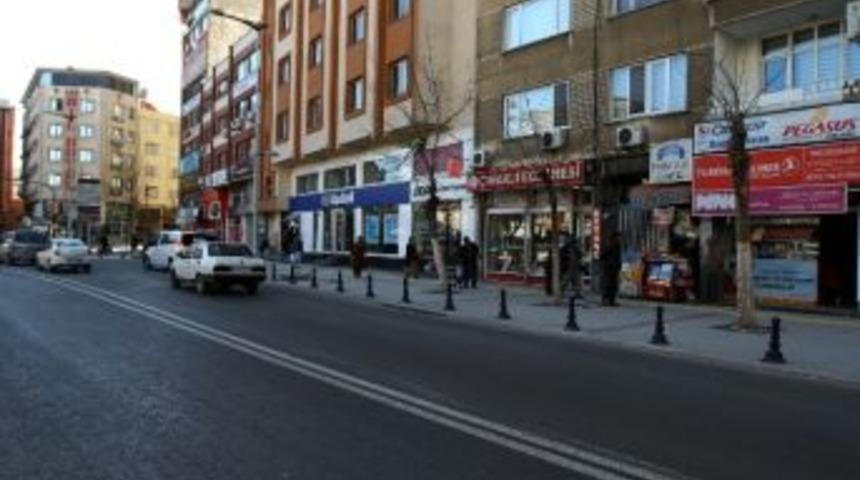 Atat&uuml;rk Bulvarı'nın Asfaltı Yenileniyor