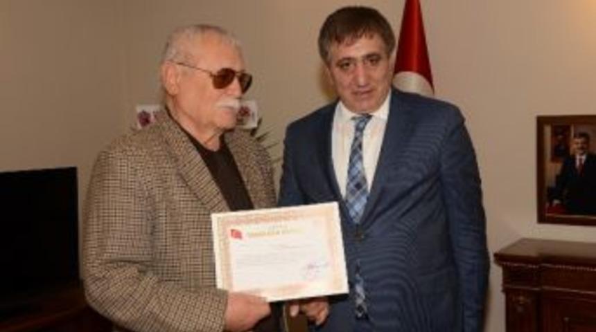 Vali İzzettin K&uuml;&ccedil;&uuml;k&rsquo;den Şefik Dizdar&rsquo;a Teşekk&uuml;r Belgesi