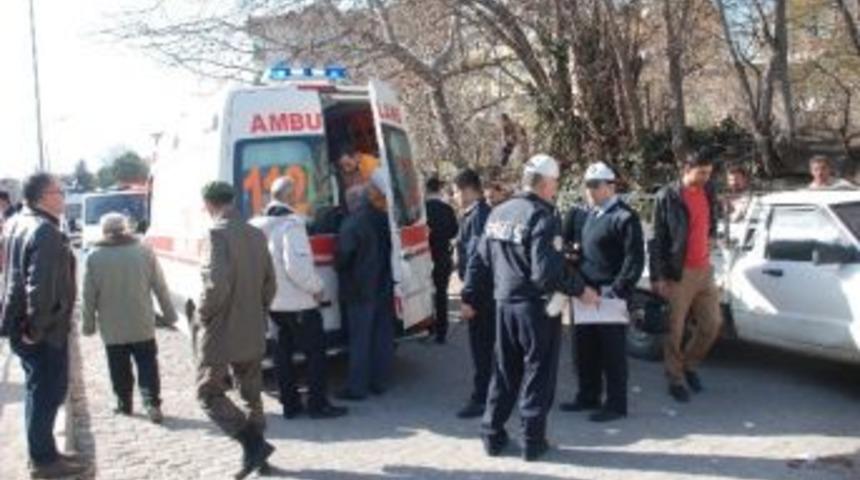 Niksar&rsquo;da Motosiklet Kazası: 3 Yaralı