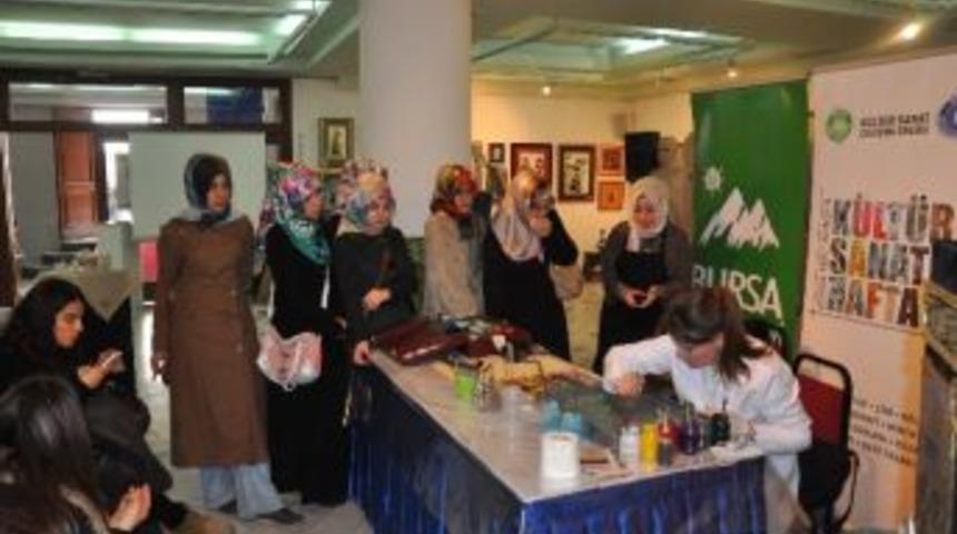 Kent Konseyi&rsquo;nde Filografi Ve Ebru Sanatı &Uuml;zerine Hasbihal