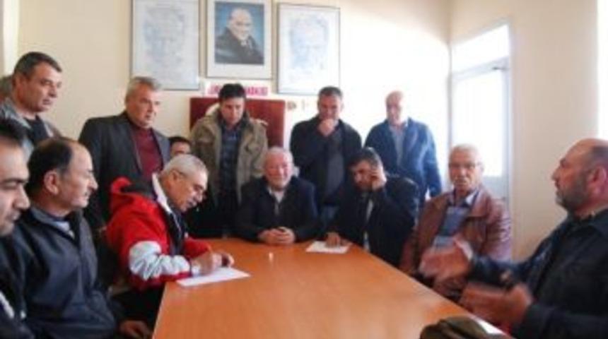 Mhp Eşme İl&ccedil;e Teşkilatında İstifalar