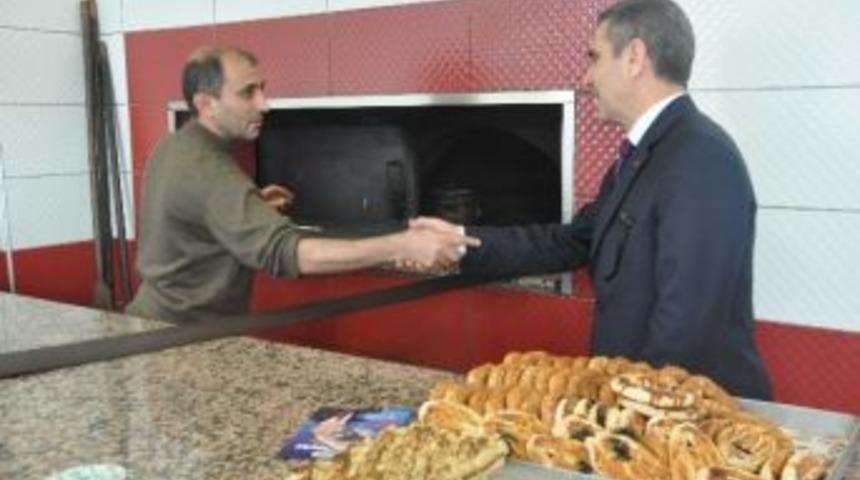 Chp'li Bi&ccedil;ki'den &Uuml;niversite Gen&ccedil;liğine A&ccedil;ık Hava Sineması Vaadi