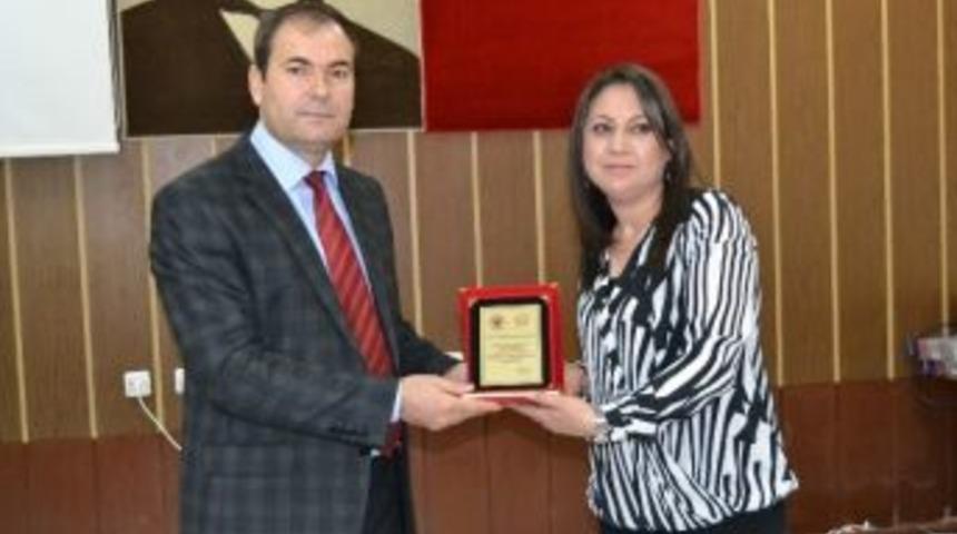 Kırmızı Et &Uuml;reticileri Birliğinden T&uuml;rkmen&rsquo;e Plaket