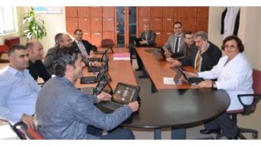 &Ouml;ğrencilerden &Ouml;nce &Ouml;ğretmenler Tablete Kavuştu