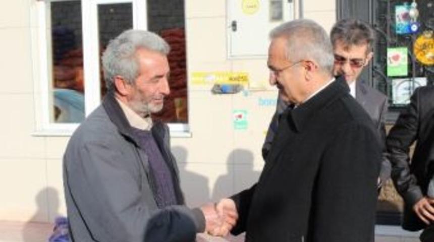 Başsoy Se&ccedil;im Gezilerine Devam Ediyor