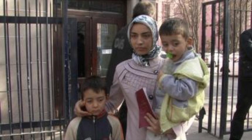 Adalet Bakanlığı &Ouml;n&uuml;nde &Ccedil;ocuk Gelin Dramı