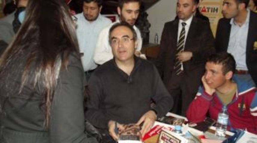 Yazar Sunay Akın: &ldquo;sosyal Medya İyi Kullanılmıyor Ve Bundan Endişe Duyuyorum&rdquo;