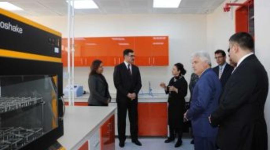 Ba&uuml;'de Molek&uuml;ler Biyoloji Laboratuvarı A&ccedil;ıldı