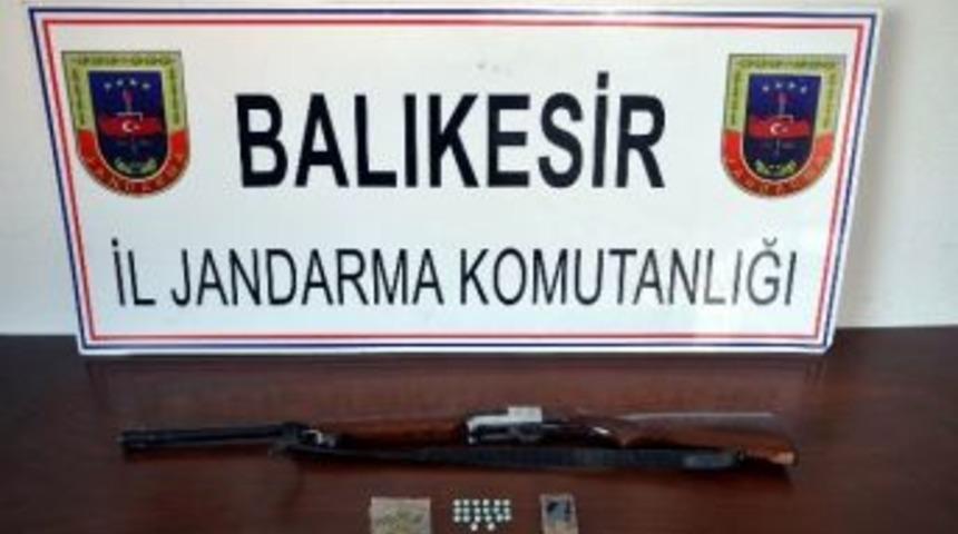 Jandarmadan Uyuşturucu Ve Ka&ccedil;ak Sigara Operasyonu