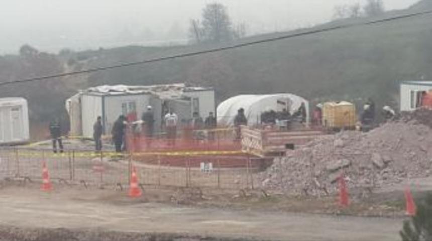 Vin&ccedil; 15 Metrelik &Ccedil;ukura D&uuml;şt&uuml;: 1 &Ouml;l&uuml;, 1 Yaralı