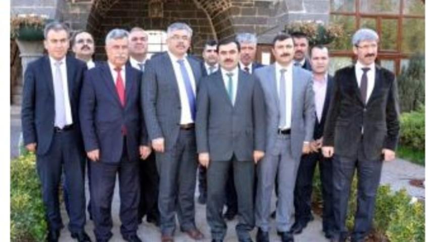 Milli Eğitim M&uuml;d&uuml;rleri Siverek&rsquo;te Toplandı