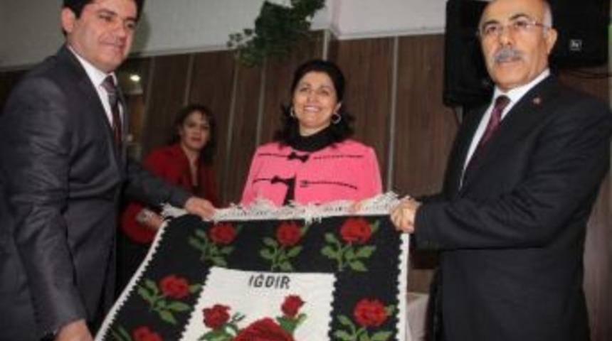 Iğdır Valisi Pek&rsquo;e Veda Yemeği